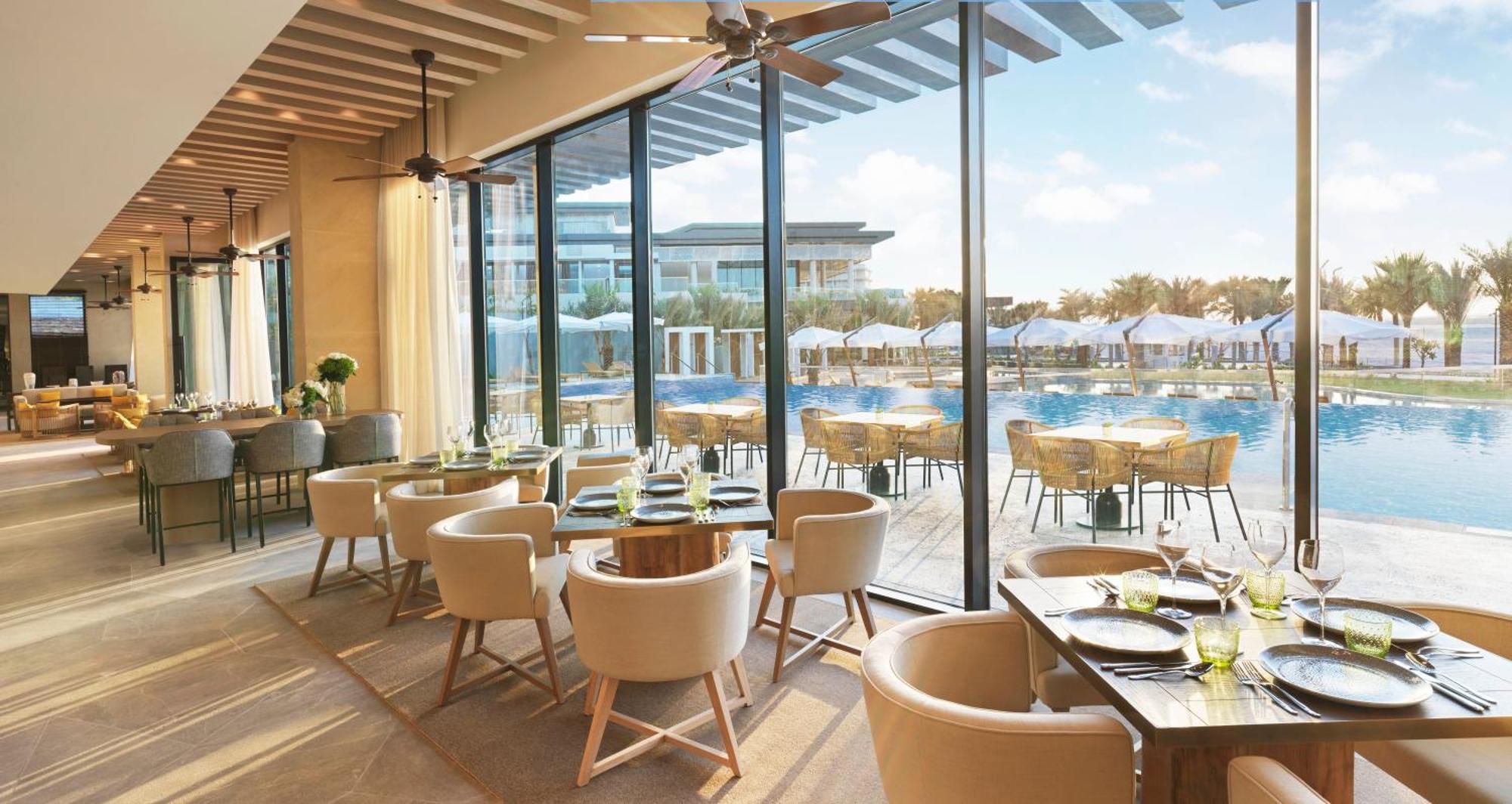 Suite mit Kingsize-Bett und Club Infinity-Meerblick